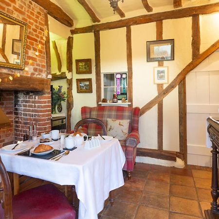 Frogs Hall B&B Eye  Екстер'єр фото